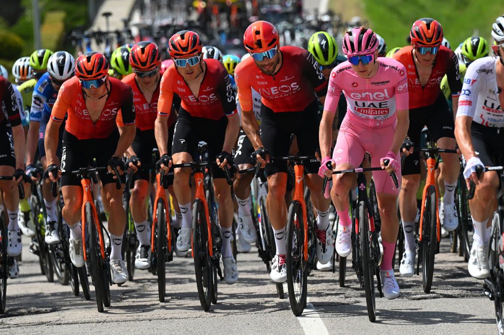RAPOLANO TERME ITALY MAY 09 LR Ben Swift of The United Kingdom Geraint Thomas of The United Kingdom Filippo Ganna of Italy and Team INEOS Grenadiers Tadej Pogacar of Slovenia and UAE Team Emirates Pink Leader Jersey and Connor Swift of The United Kingdom and Team INEOS Grenadiers compete during the 107th Giro dItalia 2024 Stage 6 a 180km stage from Viareggio to Rapolano terme 322m UCIWT on May 09 2024 in Rapolano terme Italy Photo by Tim de WaeleGetty Images