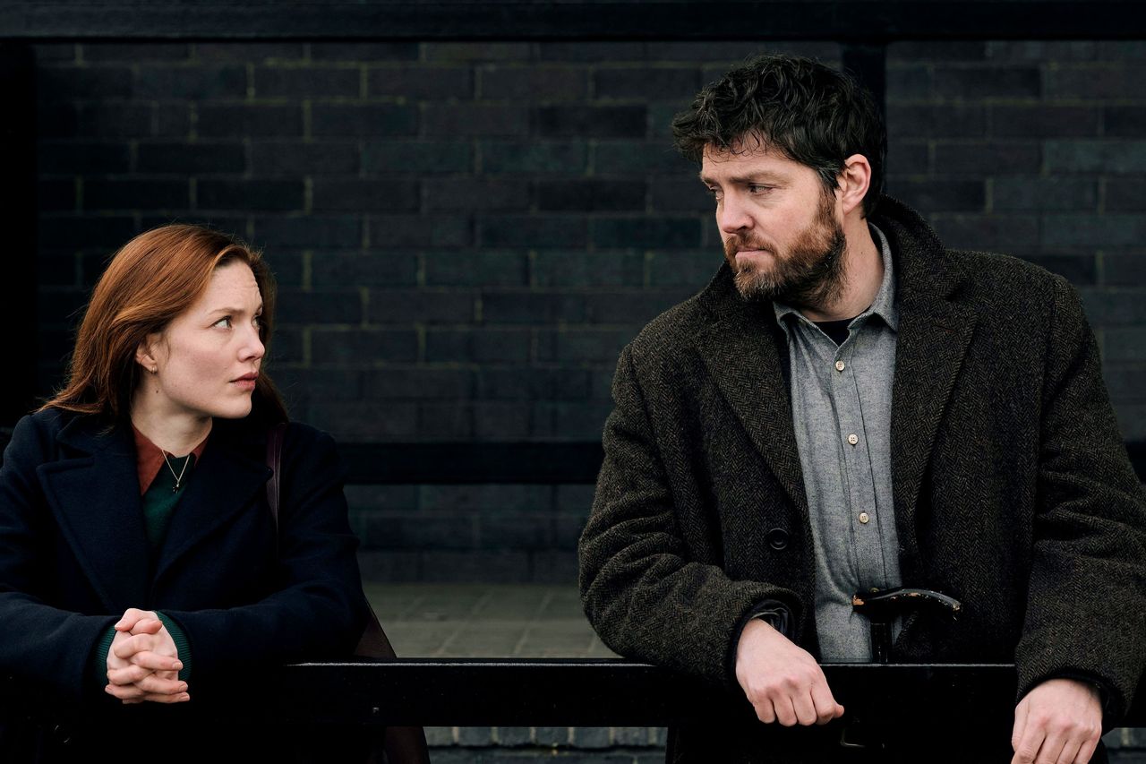 Robin Ellacott (HOLLIDAY GRAINGER);Cormoran Strike (TOM BURKE)