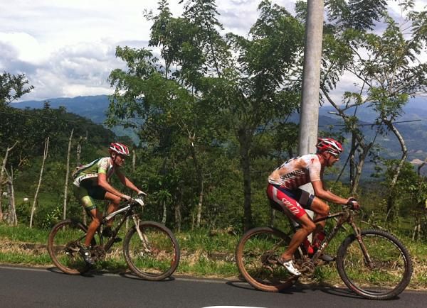 Todd Wells leads Rom Akerson
