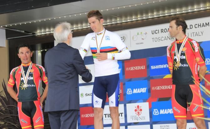 UCI President Brian Cookson presents Rui Costa with his medal