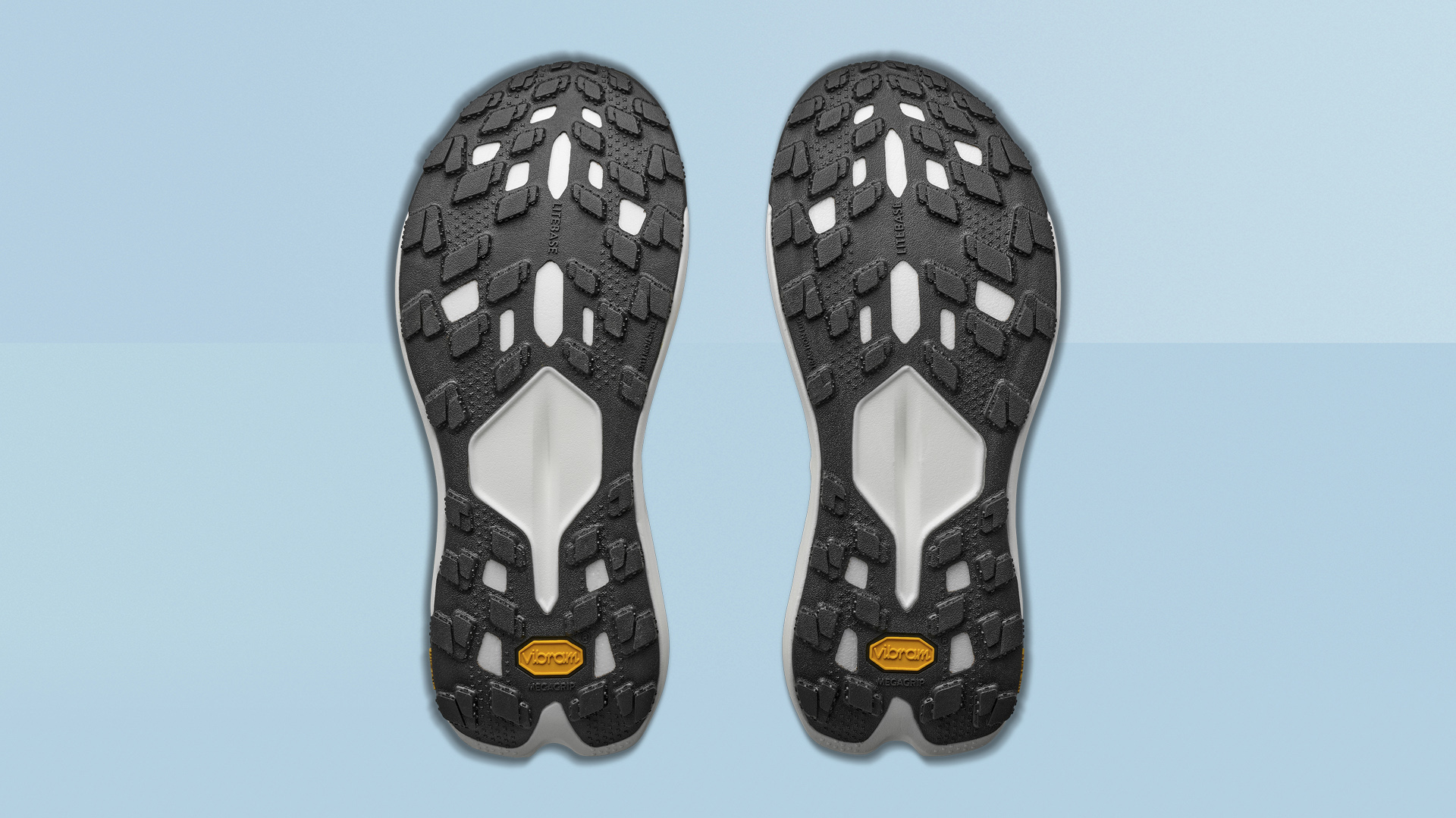 Hoka Tecton X 4