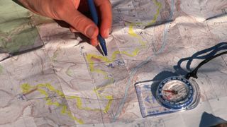 compass bubbles: route planning using map and compass