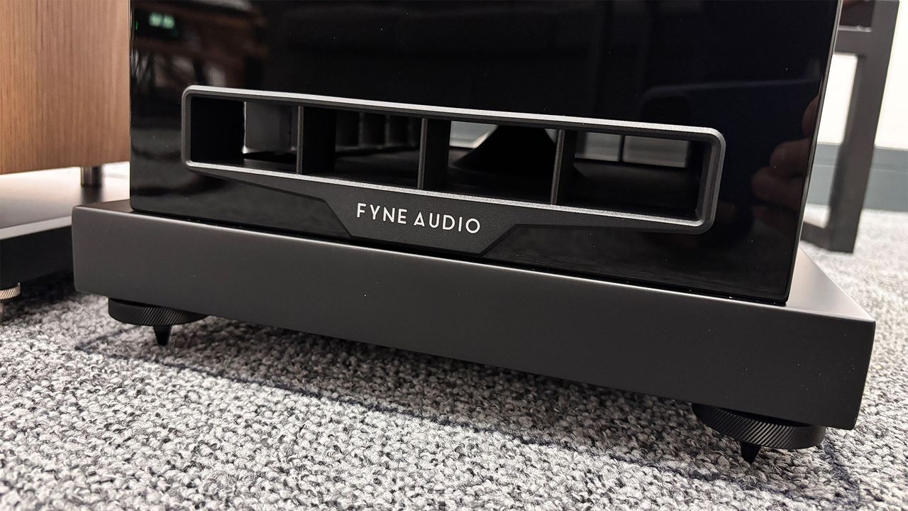 Fyne Audio F502S floorstanding speakers