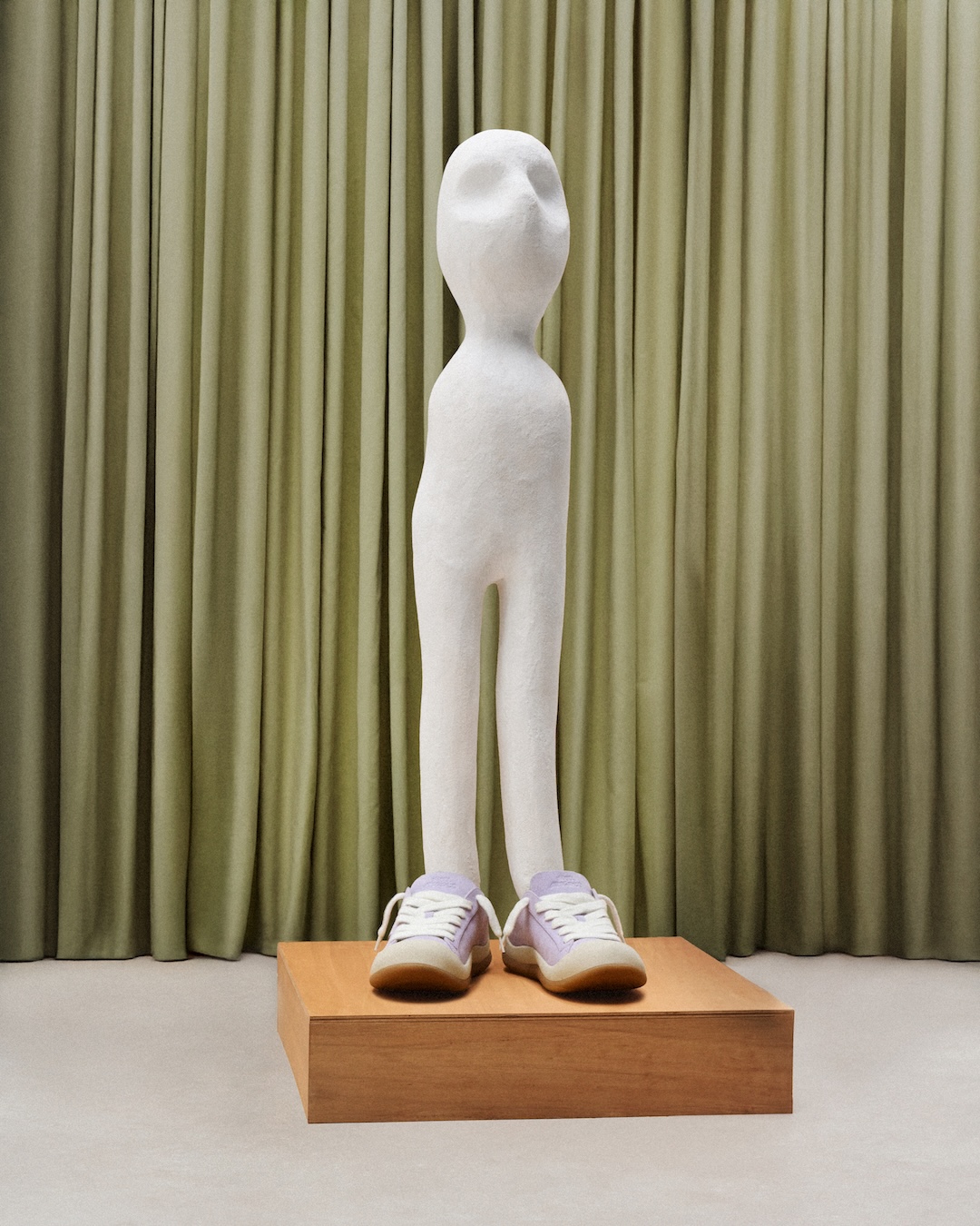 Axel Arigato Squish from different angles