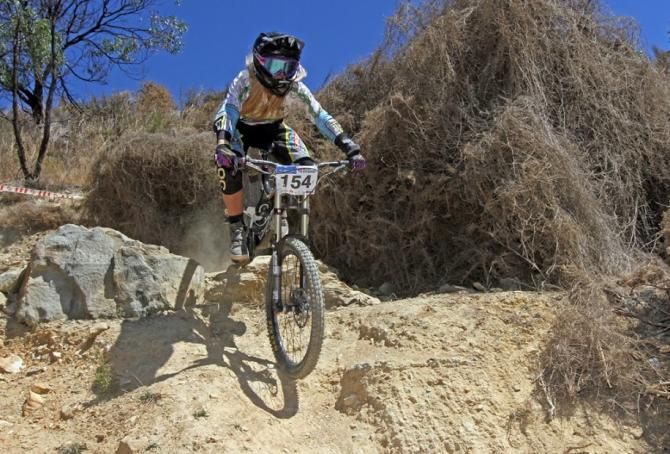 Shelly Flood on her way to fourth in the elite women's race