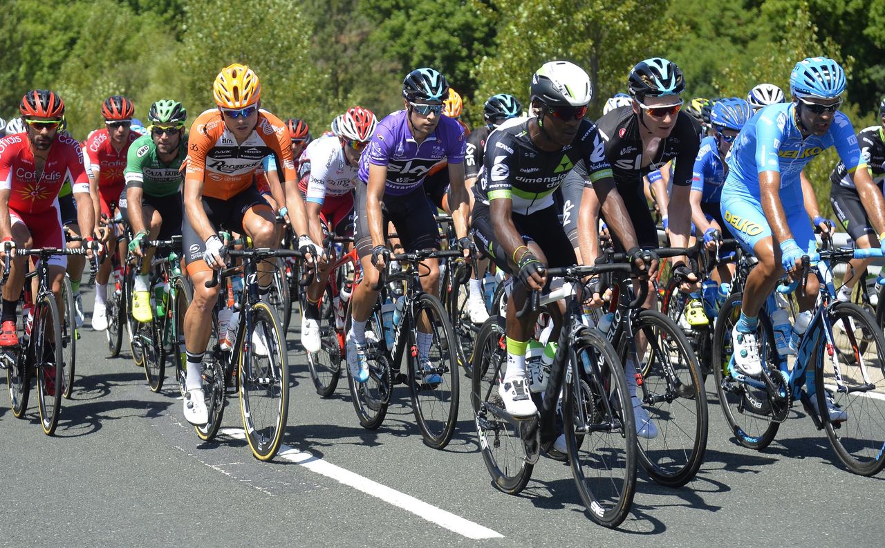 The peloton rolls along
