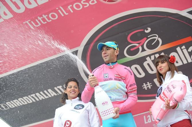 Vincenzo Nibali opens the champagne
