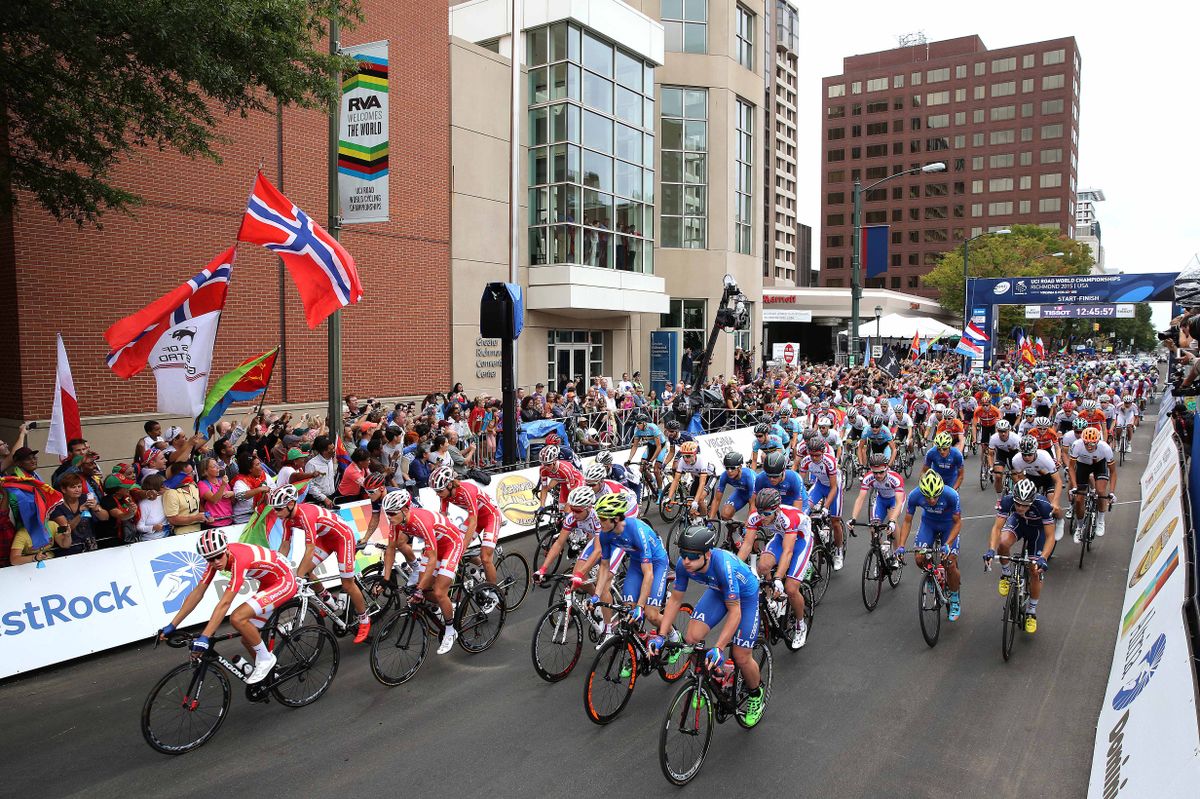The U23 men's peloton in action