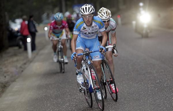 Domenico Pozzovivo (Colnago - CSF Inox) attacks on the Pampeago.