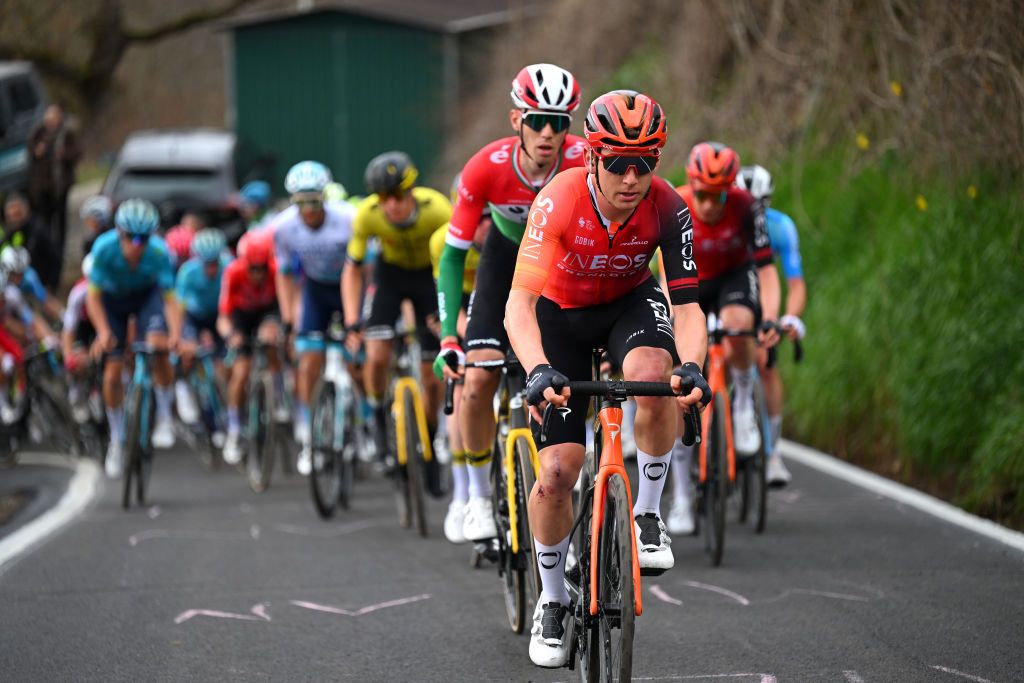 Magnus Sheffield (Ineos Gremadiers) takes over the front of the field
