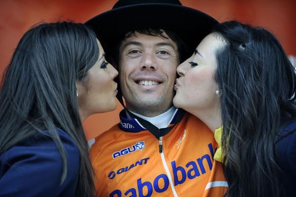 &Oacute;scar Freire (Rabobank) on the podium.