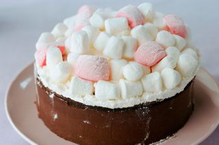 Marshmallows chocolate cake