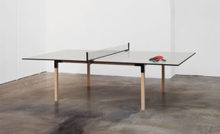 A foldable table tennis table