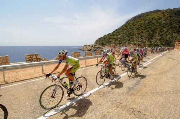 Pleasant sunshine greeted the riders on stage 6.