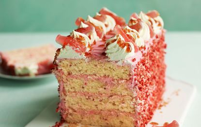 Strawberry milkshake cake bar