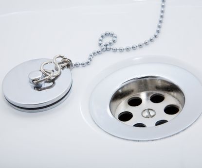 How To Clean A Bathtub Drain 8 Steps For Routine Cleaning Homes And 415 80