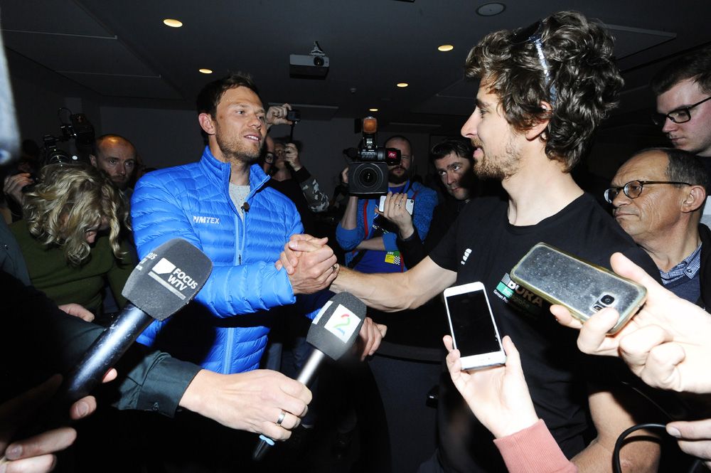 Peter Sagan says hello to Thor Hushovd