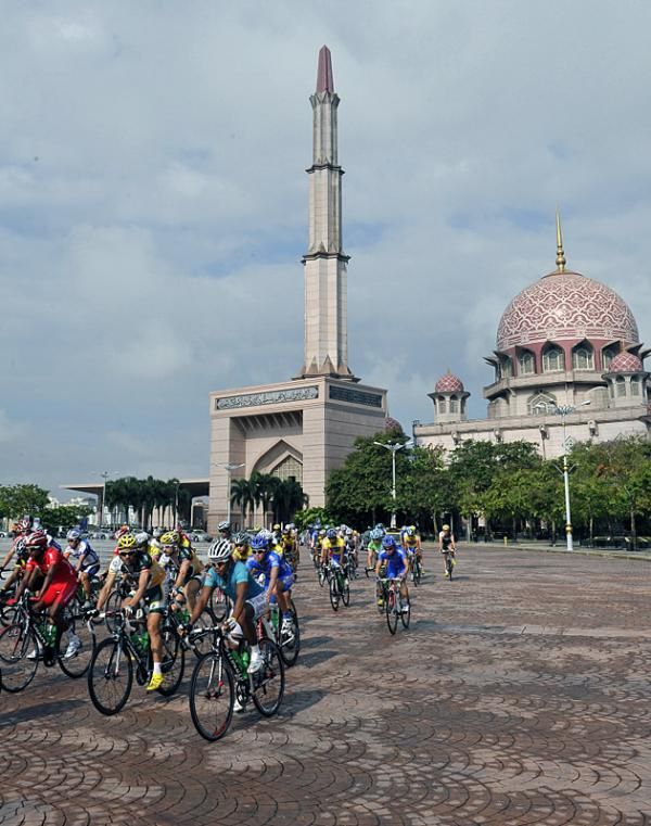 Riders in front of the Putra Mosque.