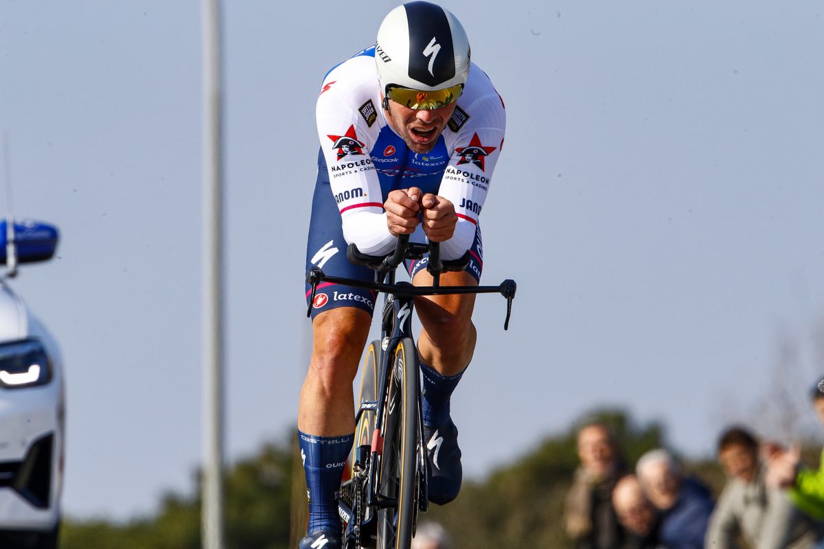 Tirreno Adriatico 2022 - 57th Edition - 1st stage Lido di Camaiore - Lido di Camaiore 13,9 km - 07/03/2022 - Mark Cavendish (GBR - Quick-Step Alpha Vinyl Team) - photo Roberto Bettini/SprintCyclingAgency&Acirc;&copy;2022