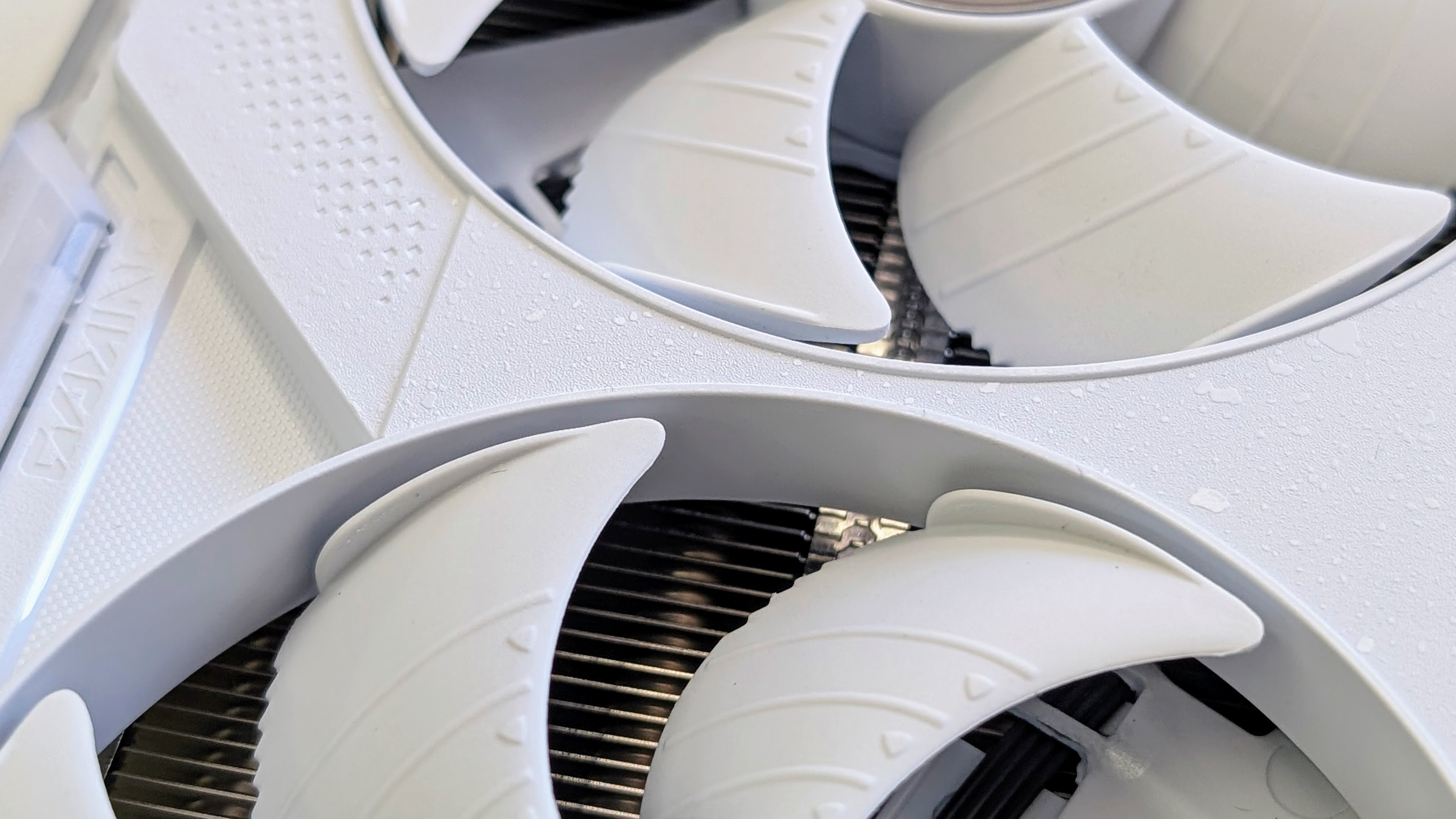 Gigabyte Radeon RX 9070 XT Gaming OC Ice 16GB fan close up