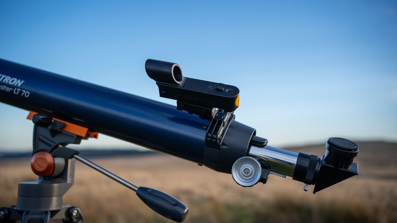 red dot finder on the Celestron AstroMaster LT 70AZ