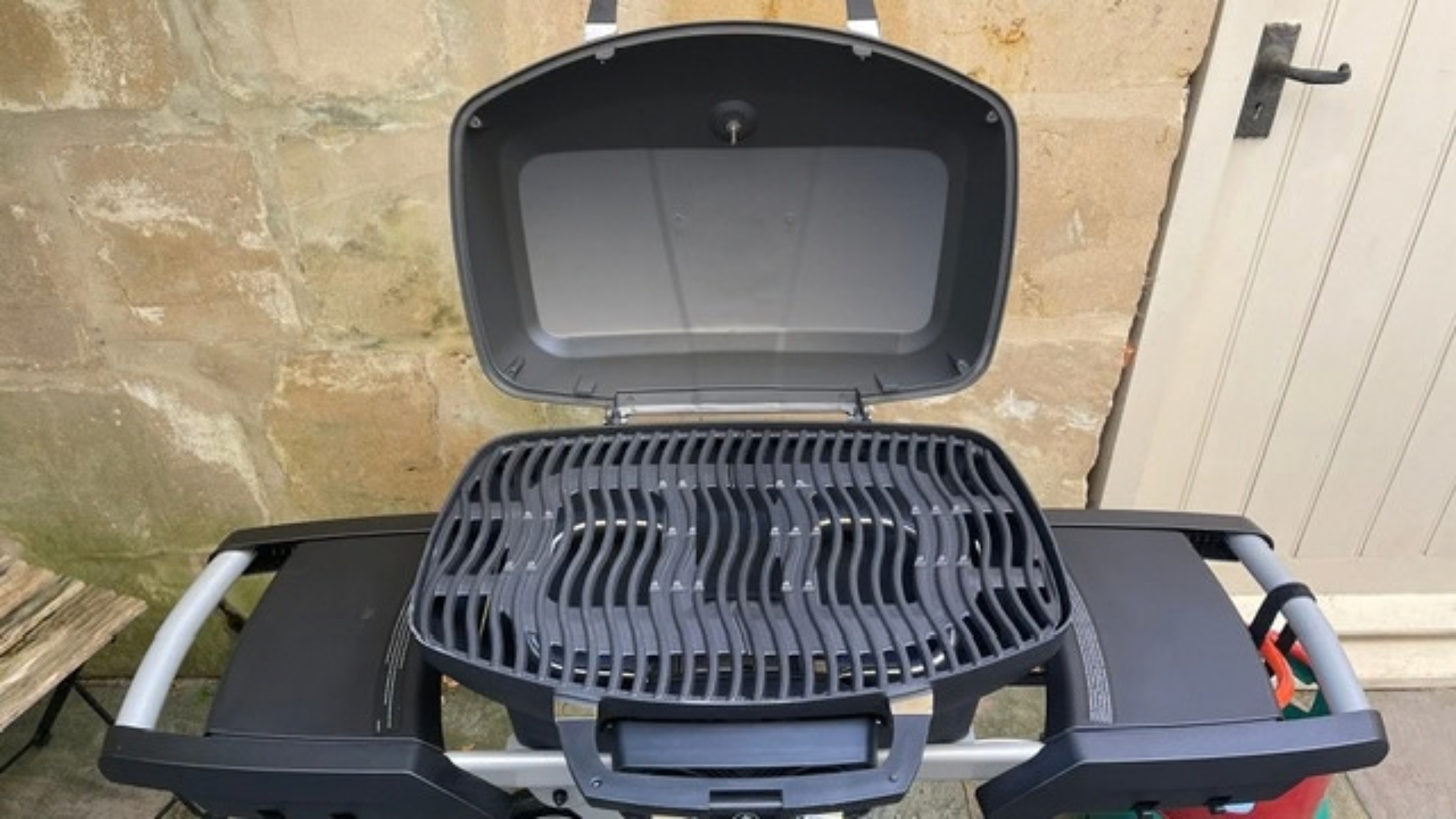 Napoleon TravelQ PRO285X Portable Propane Gas Grill being tested