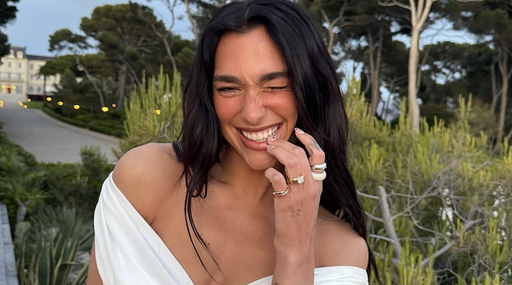 Dua Lipa s Bridal Coded Jacquemus Dress Resembles A Wedding Gown dua-lipa-s-bridal-coded-jacquemus-dress-resembles-a-wedding-gown