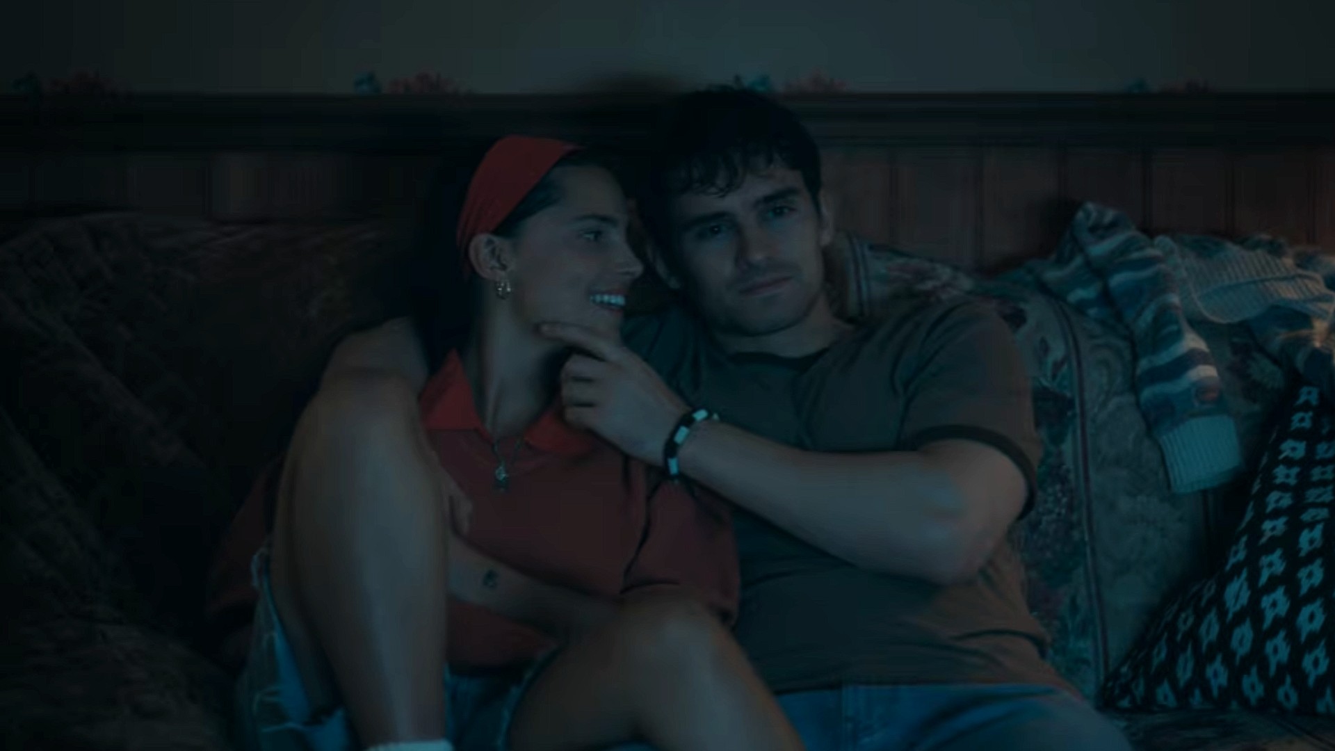 Michael Johnston as Bear and Inde Navarrette as Nikki in Obsession