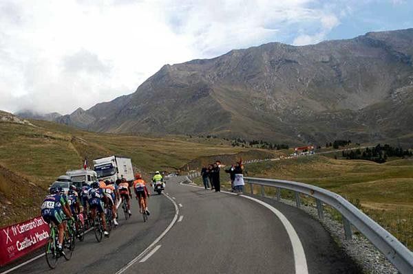 A group comes up the final climb