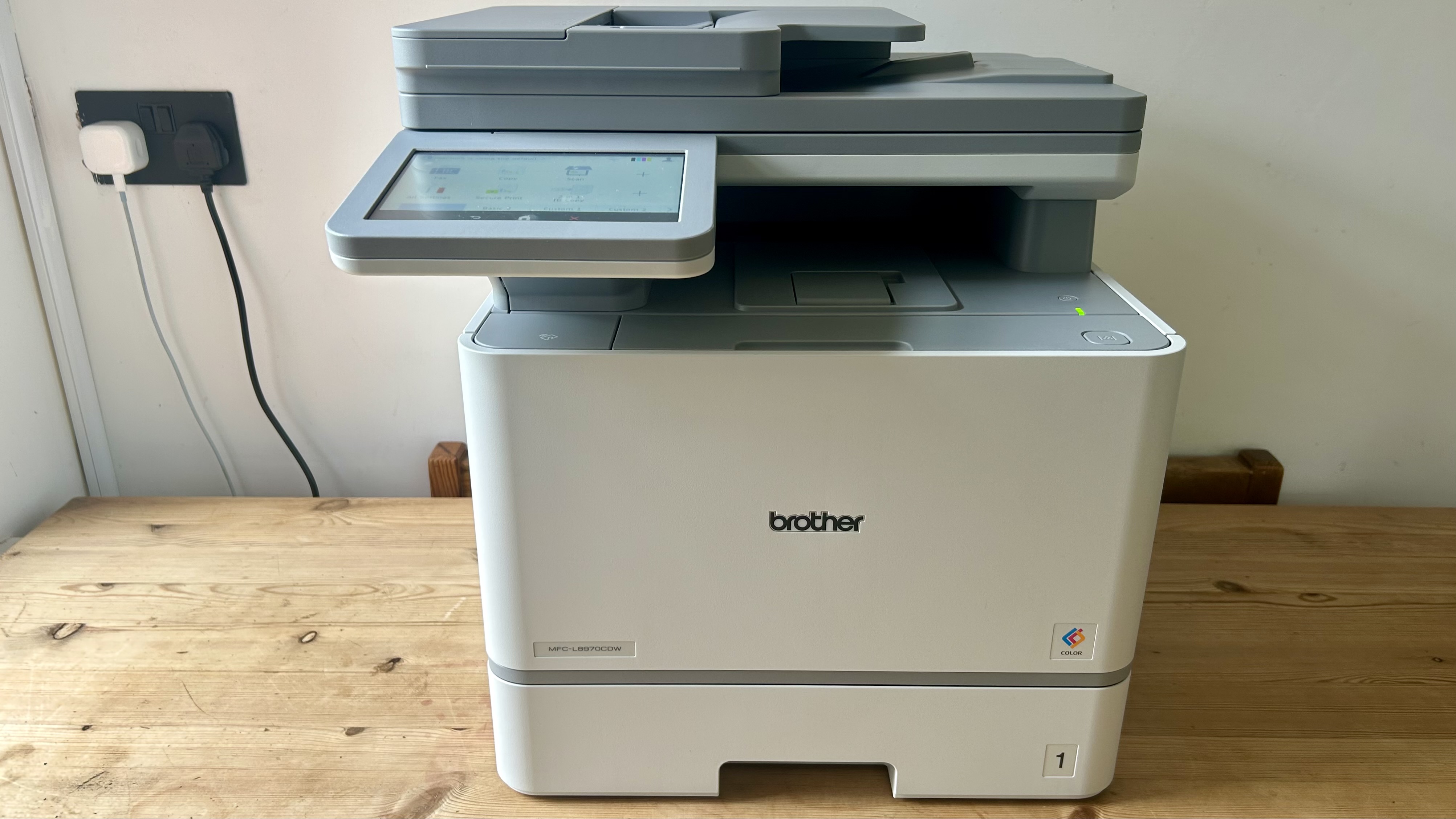 Una Brother MFC-L8970CDW de oficina en casa durante nuestras pruebas