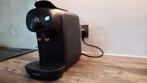 Sold at Auction: A LOR Barista SUBLIME Compact coffee machine- Phillips