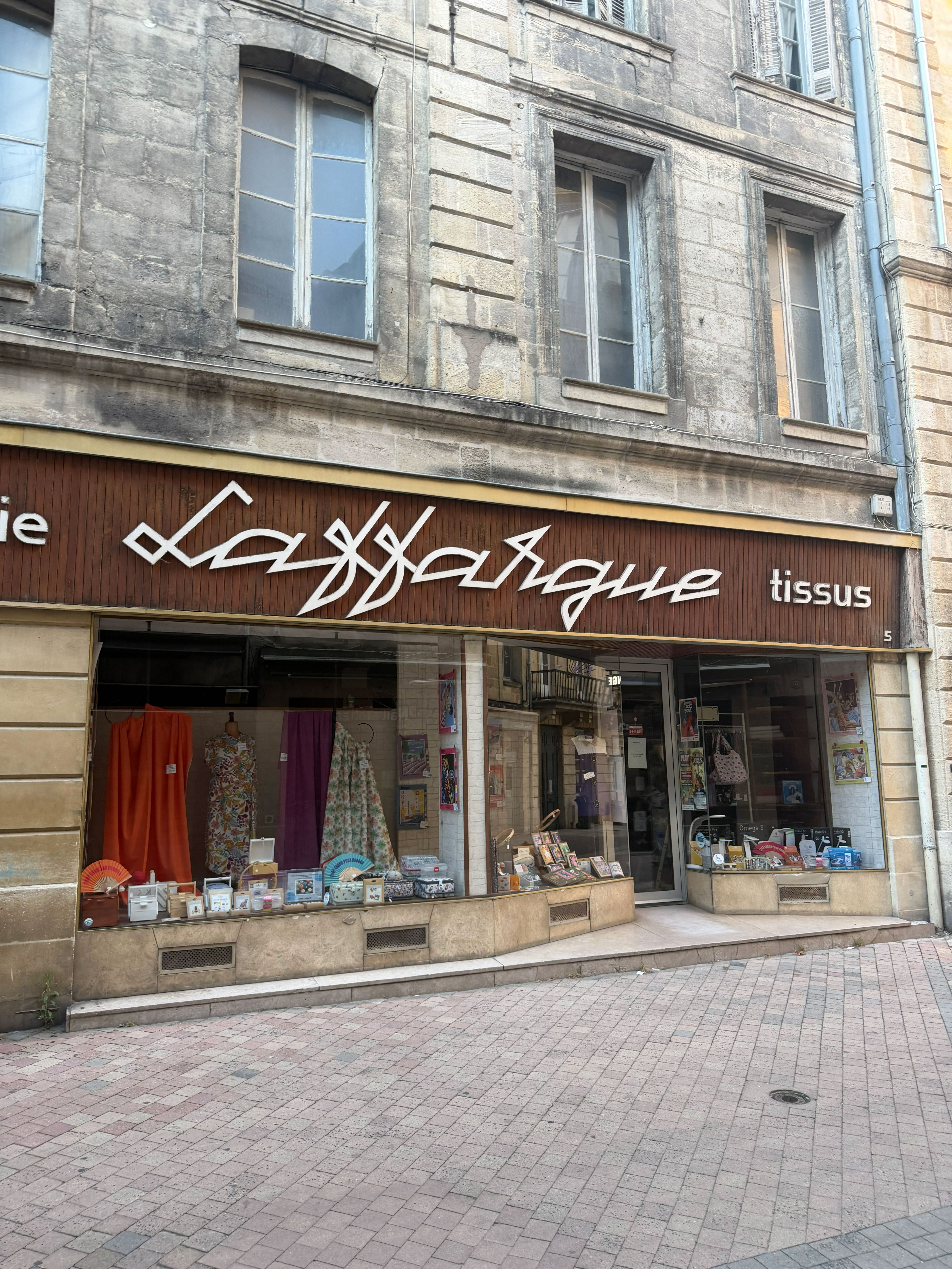 Typographic tourism pictures by Yorgo Tloupas