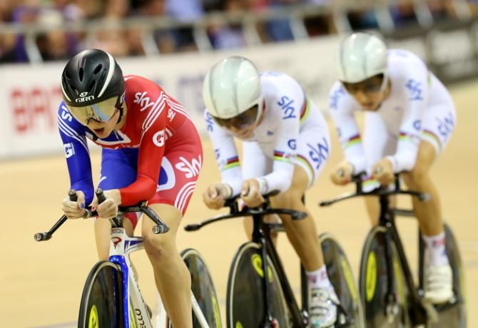 Elinor Barker leads the GB team to team pursuit gold in Glasgow