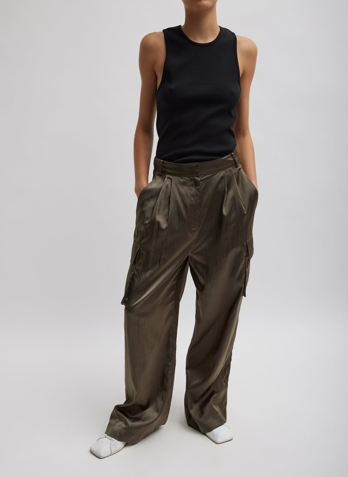 Shiny Nylon Pleated Stella Cargo Pant - Dune / 00 / T000sn3216