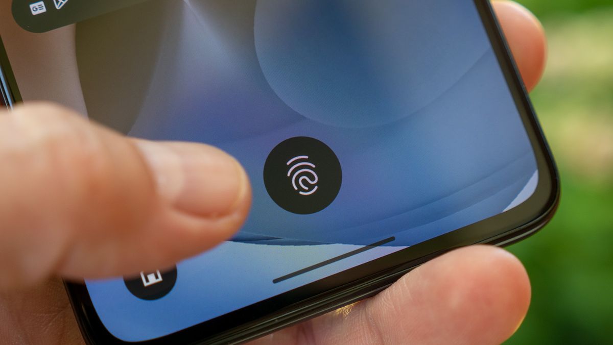 The in-display fingerprint sensor of the Motorola Edge (2022)