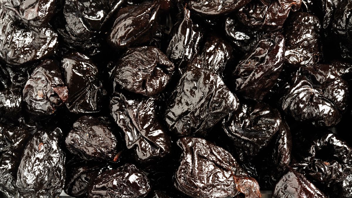 Looking for a healthy, filling snack? Prunes could reduce hunger