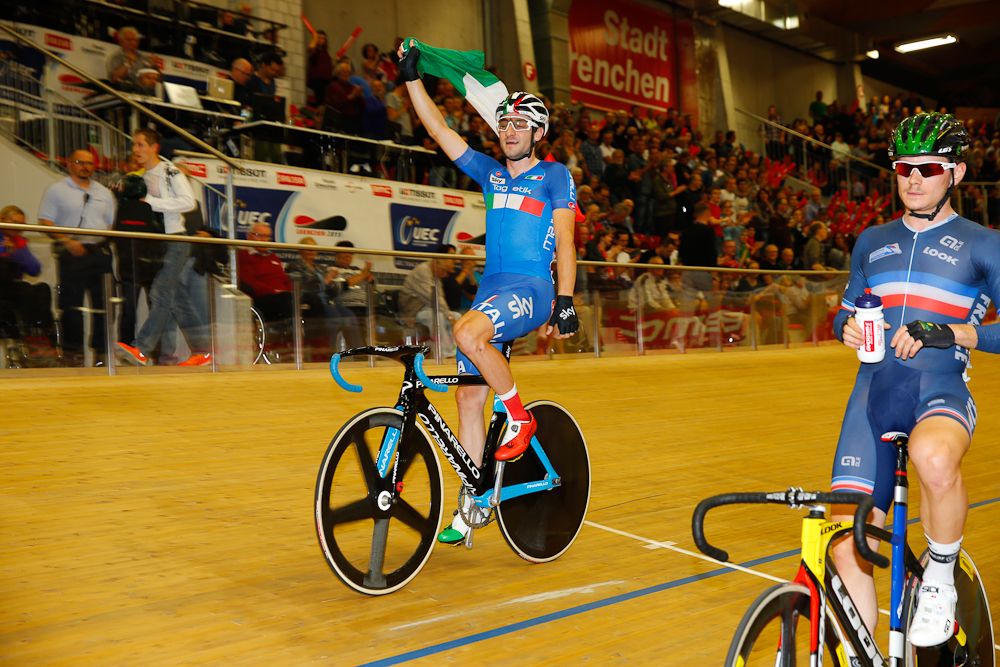 Elia Viviani celebrates his omnium win at the European Championships