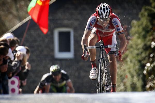 Joaquim Rodriguez (Katusha) heads toward victory