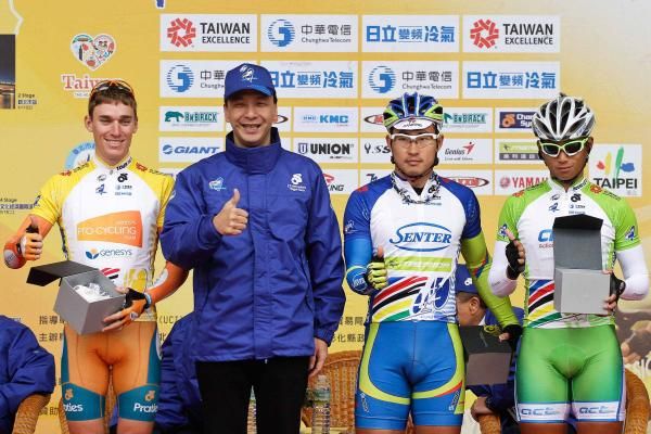 Thumbs up on the podium at the Tour de Taiwan.