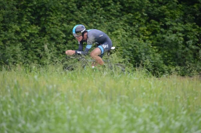 Rigoberto Uran (Sky) kept his spot in the top ten