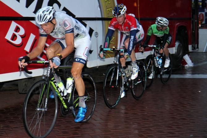 Tom Veelers (Argo-Shimano) leads Lieuwe Westra (Vacansoleil-DCM) and Tom Jelte Slagter (Belkin)