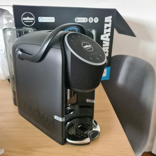 Side view of the Lavazza Voicy