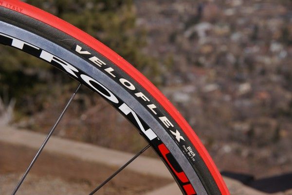 The included Veloflex 'open tubular' clinchers provided a stellar ride.
