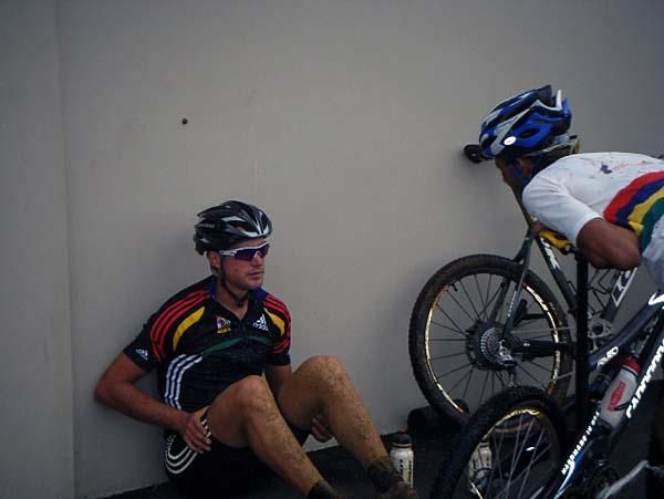 After the prologue, Yannick Lincoln talks to Mauritian Road Champion Caetane.