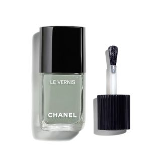 Chanel Le Vernis Nail Colour in 131 Cavalier Seul