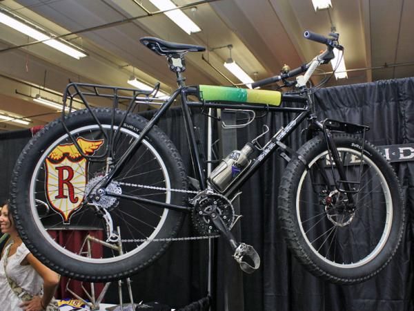 The Sendero Fauxgsley snow bike is built in expedition style.