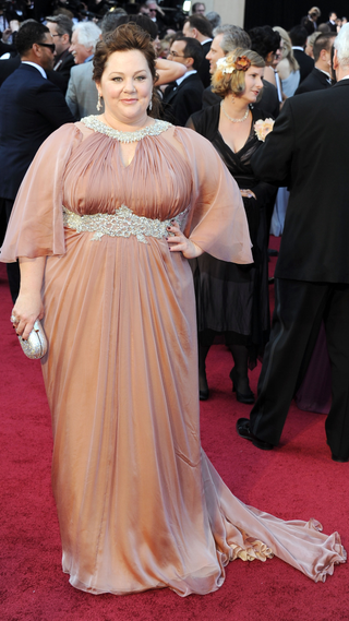 Melissa McCarthy arrives at the 84th Annual Academy Awards held at the Hollywood & Highland Center on February 26, 2012 in Hollywood, California