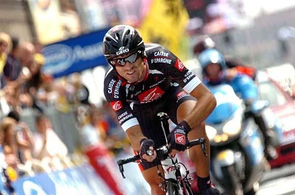 Alejandro Valverde (Caisse d'Epargne) did not have a great day and conceded a lot of time.