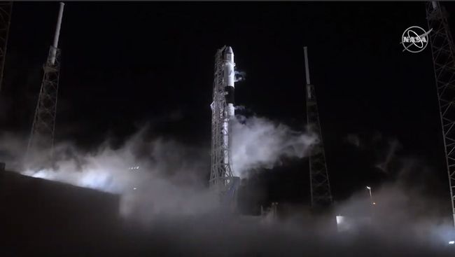 SpaceX Dragon Launches NASA Cargo to Space Station, Aces Predawn Rocket Landing