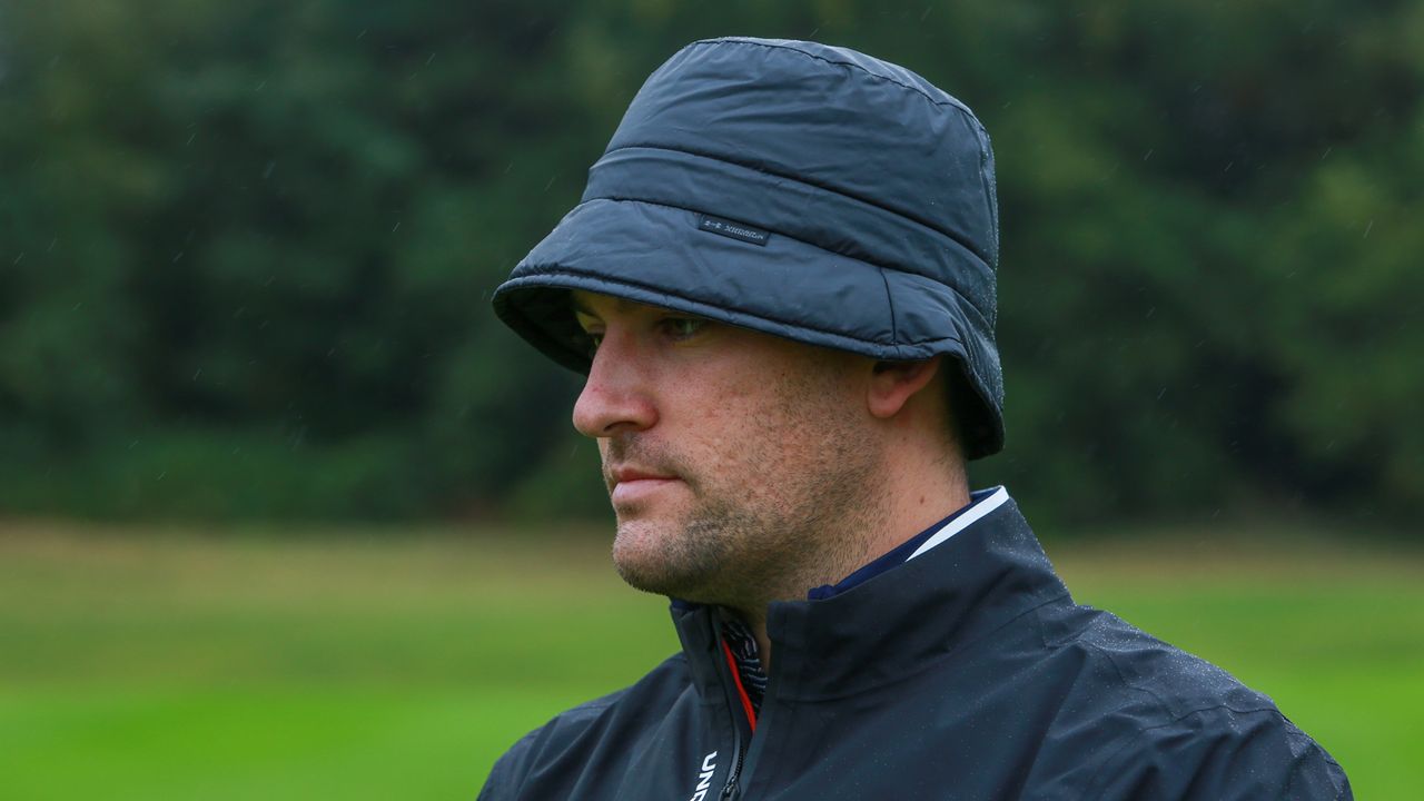10 Essential Winter Golf Items